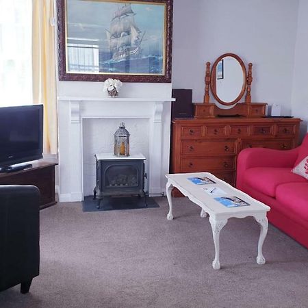 Jolly Sailor Inn Looe Bagian luar foto