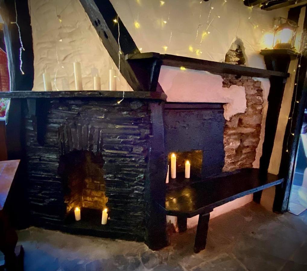 Jolly Sailor Inn Looe Bagian luar foto
