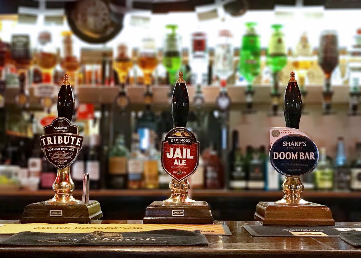 Jolly Sailor Inn Looe Bagian luar foto