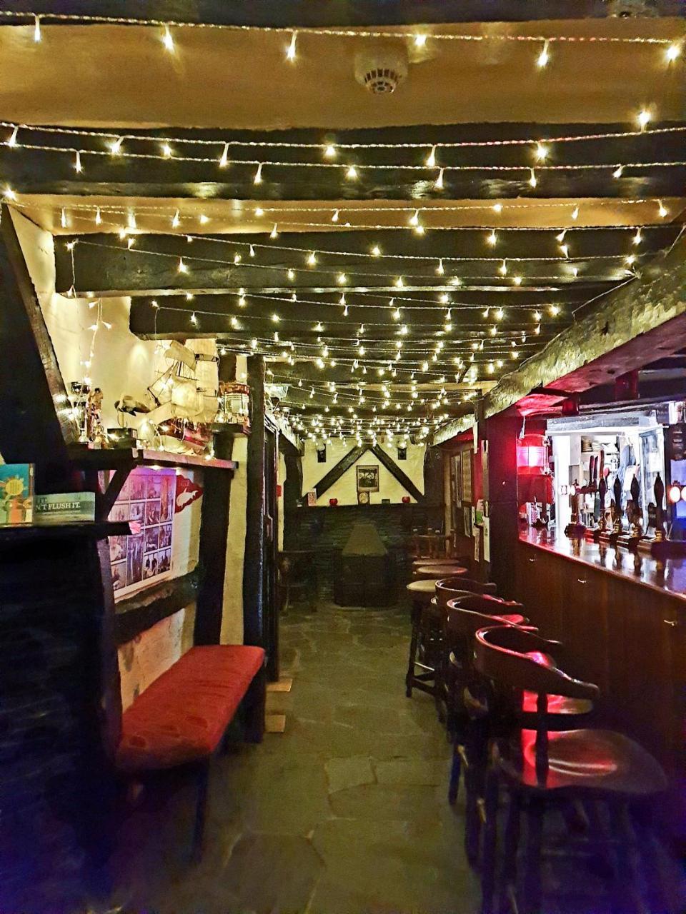 Jolly Sailor Inn Looe Bagian luar foto